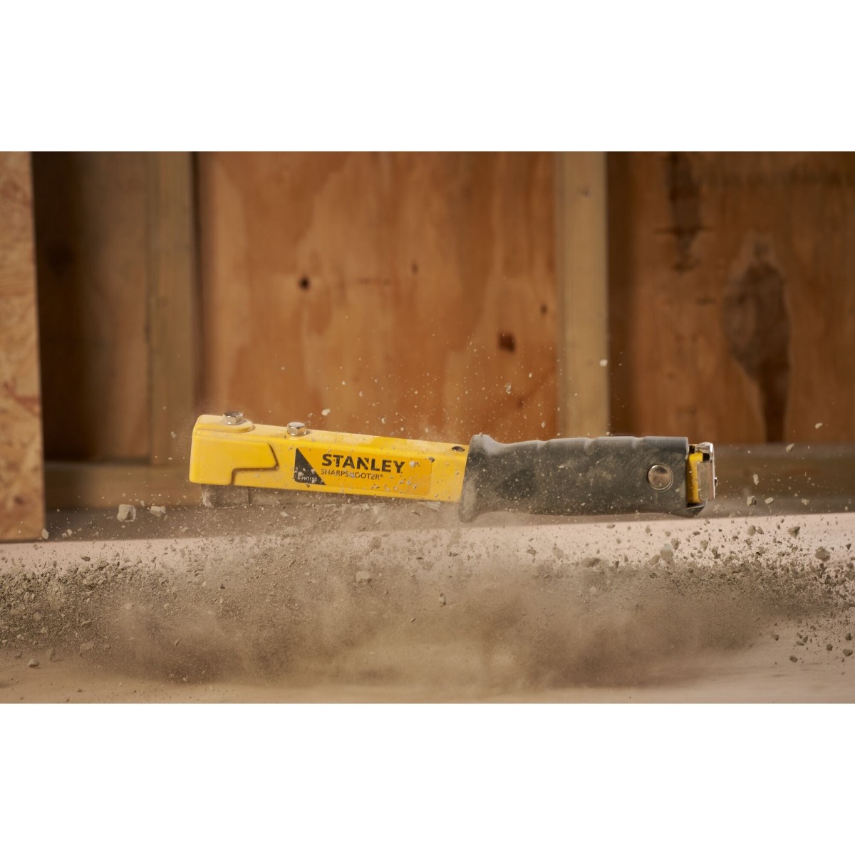 Stanley Zszywacz młotkowy typ G 6-10mm przykład użycia