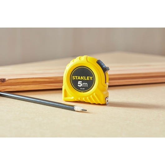 Miarka obok ołówka